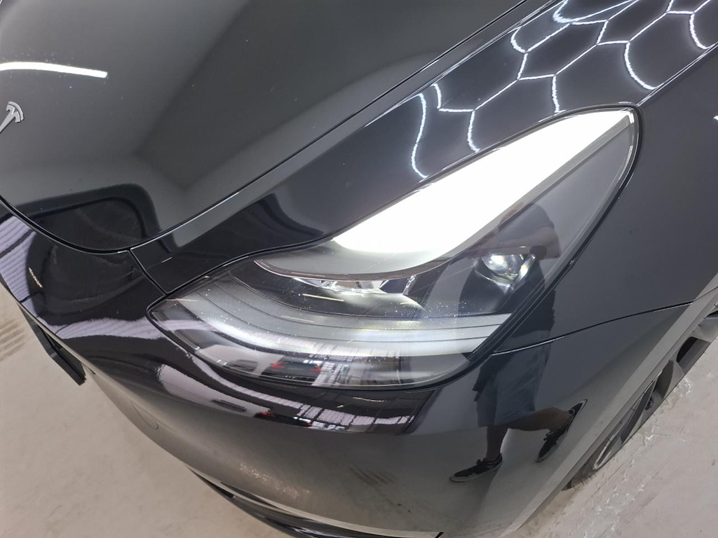 Foto 29 van Tesla Model Y