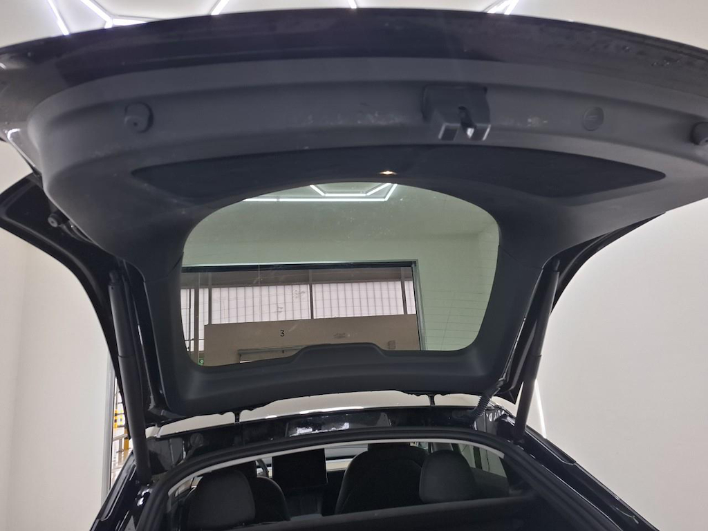 Foto 38 van Tesla Model Y