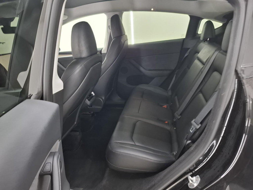 Foto 9 van Tesla Model Y