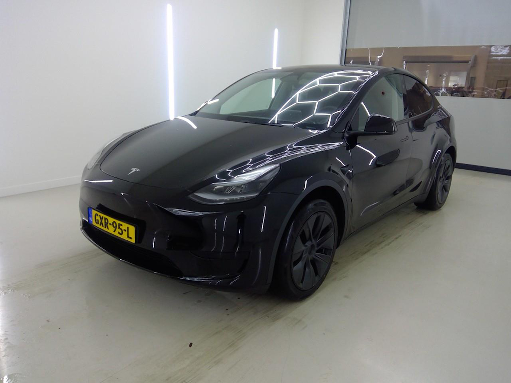 Photo 2 of Tesla Model Y
