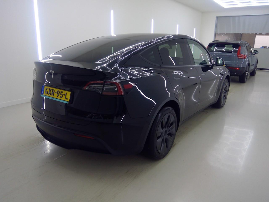 Photo 3 of Tesla Model Y