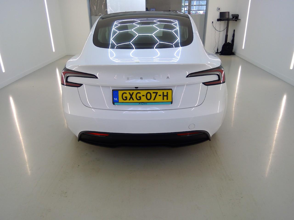 Foto 31 van Tesla Model 3