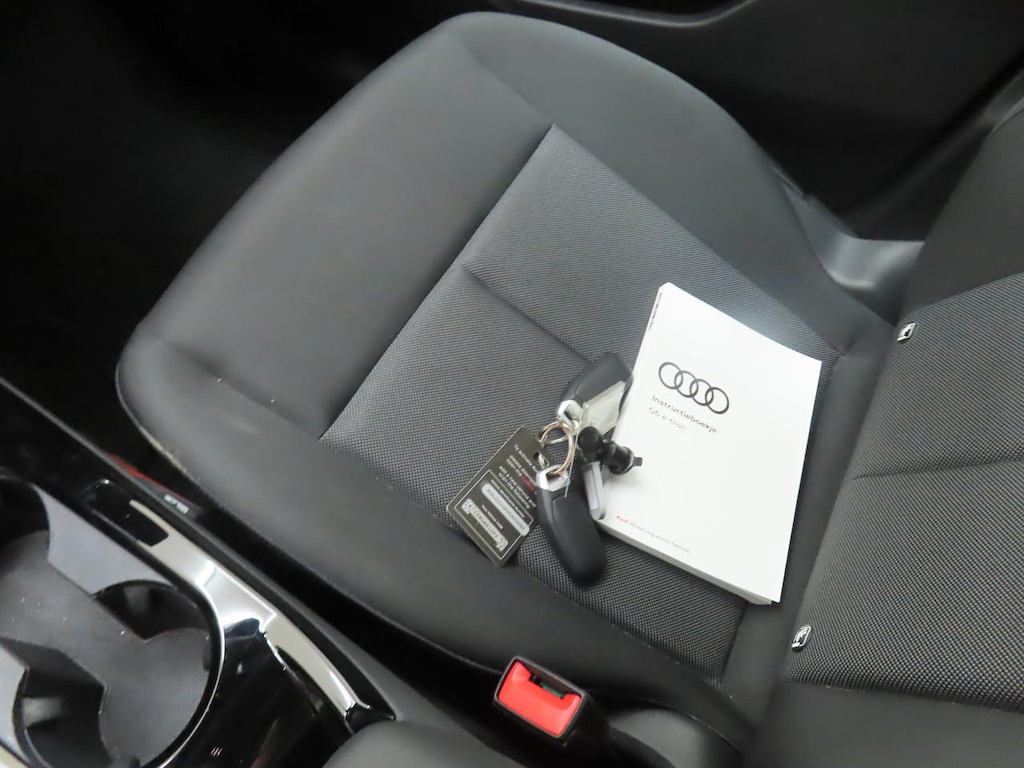 Foto 24 van Audi Q6 e-tron