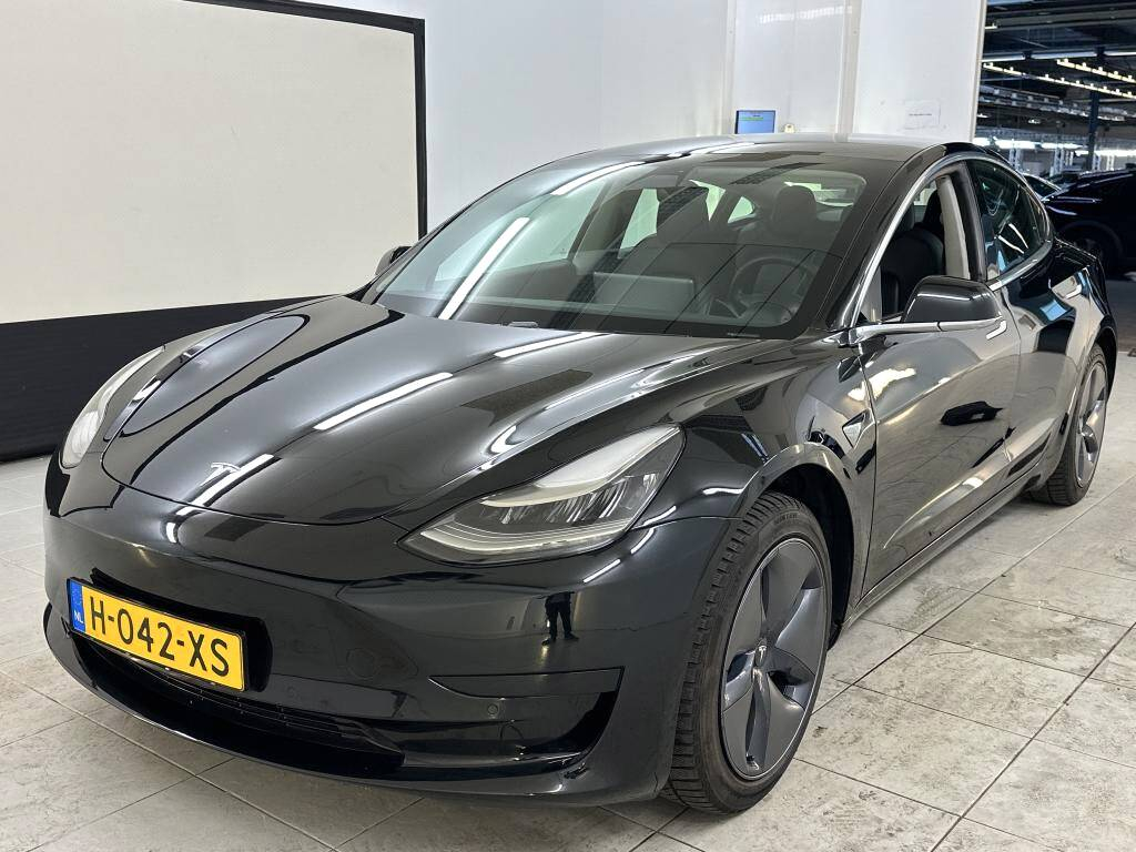 Tesla Model 3 Standard Range Plus RWD