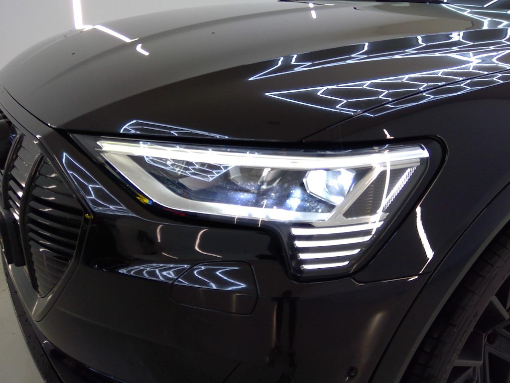 Foto 15 van Audi e-tron