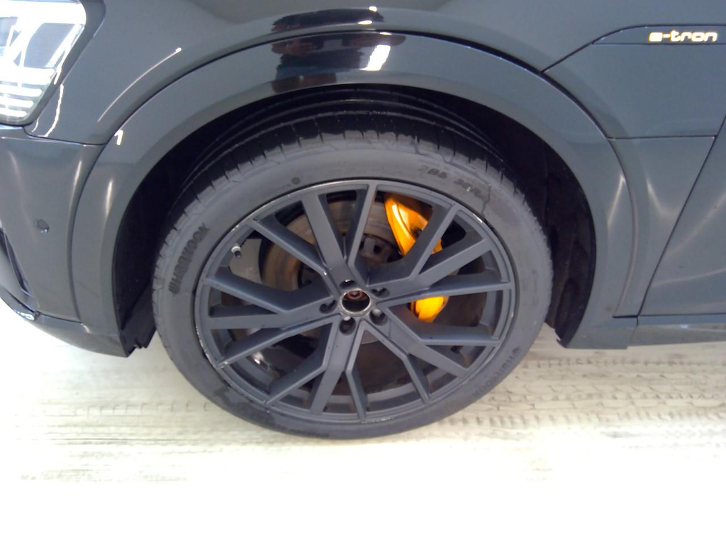Foto 24 van Audi e-tron