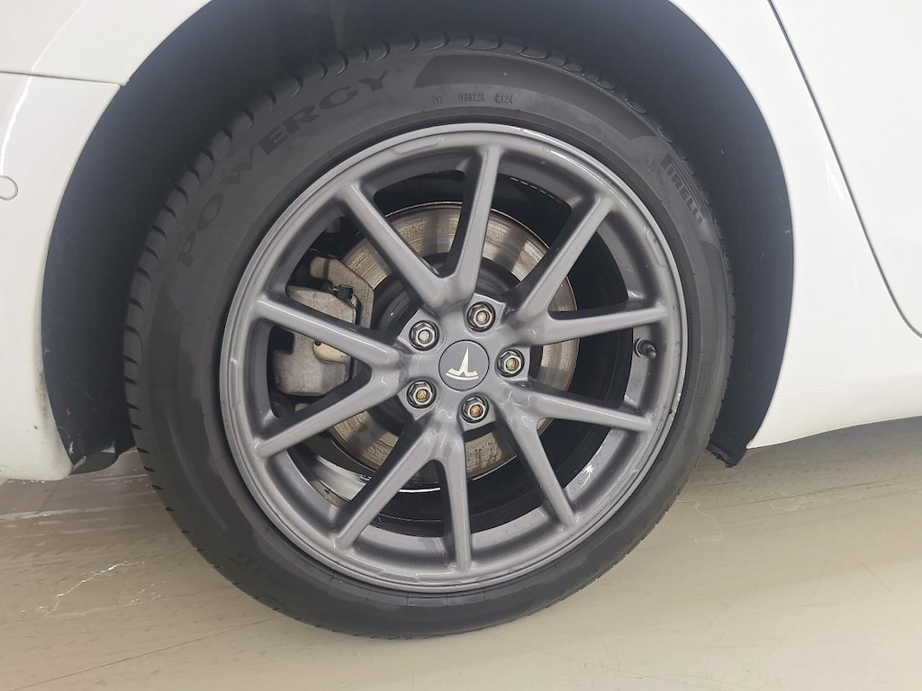 Foto 12 van Tesla Model 3