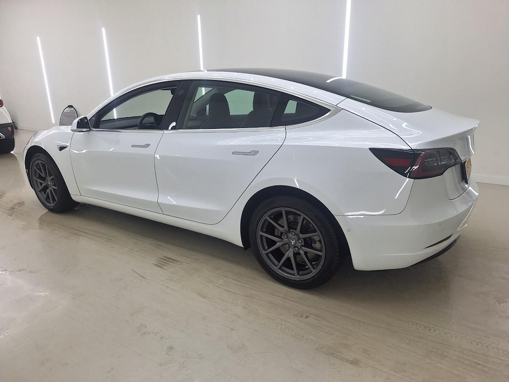 Foto 5 van Tesla Model 3