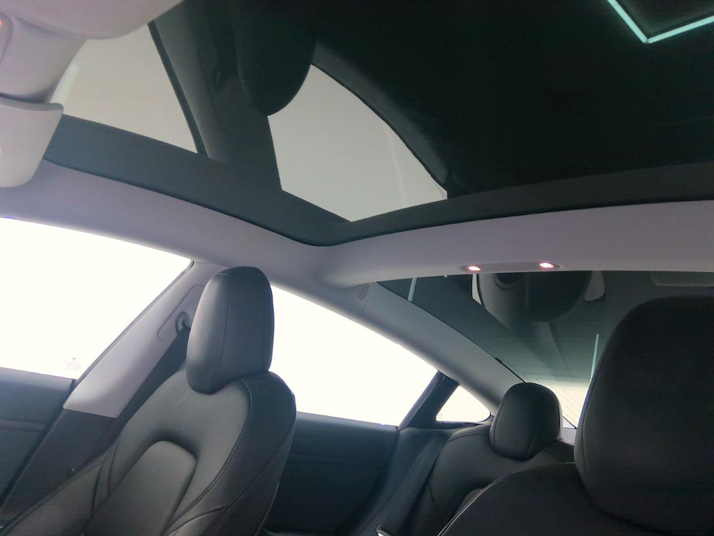 Foto 31 van Tesla Model 3