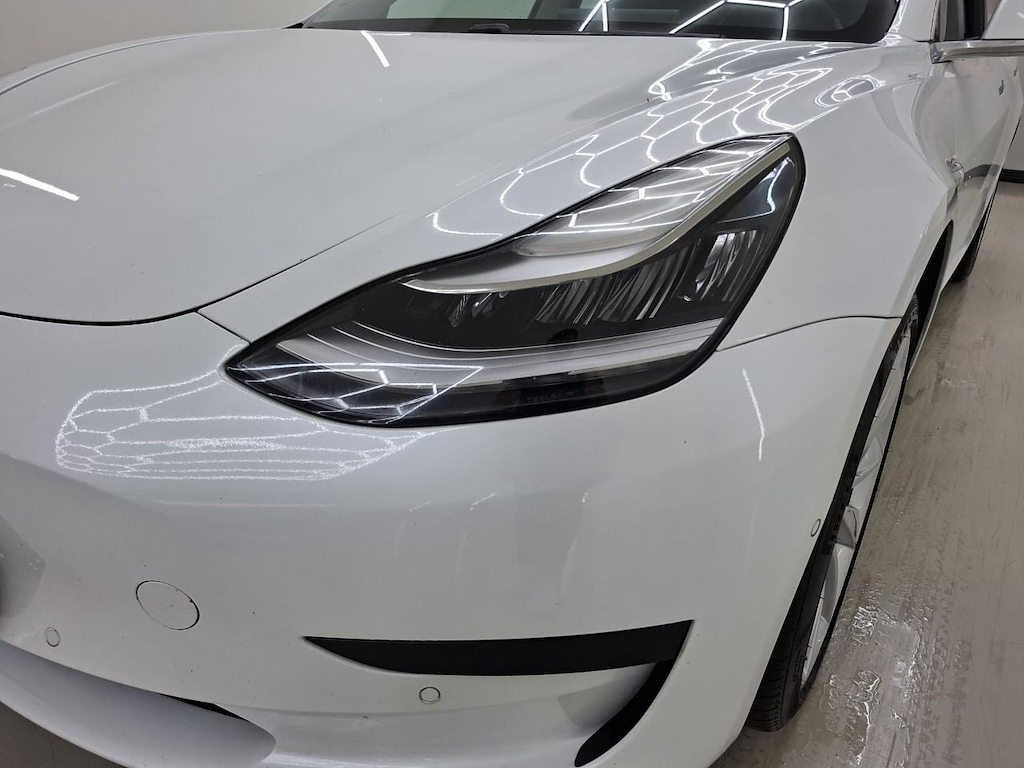 Foto 15 van Tesla Model 3