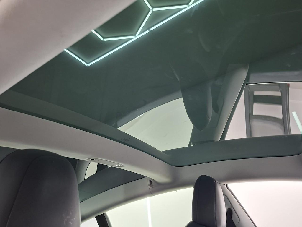 Foto 17 van Tesla Model 3