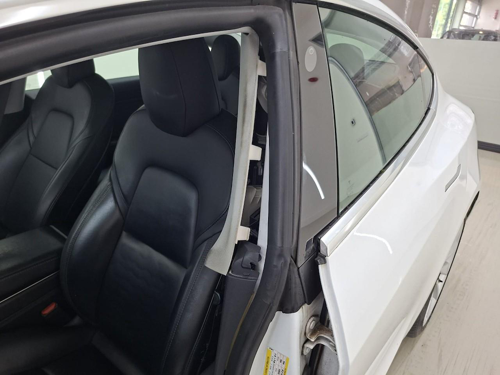 Foto 18 van Tesla Model 3