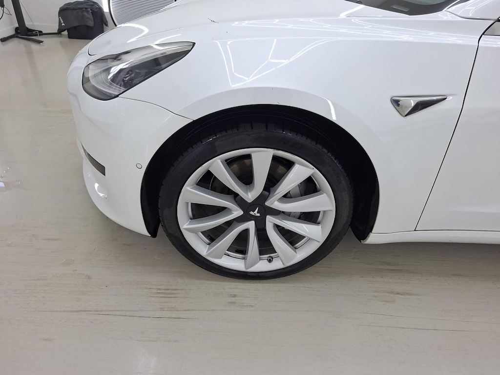 Foto 26 van Tesla Model 3