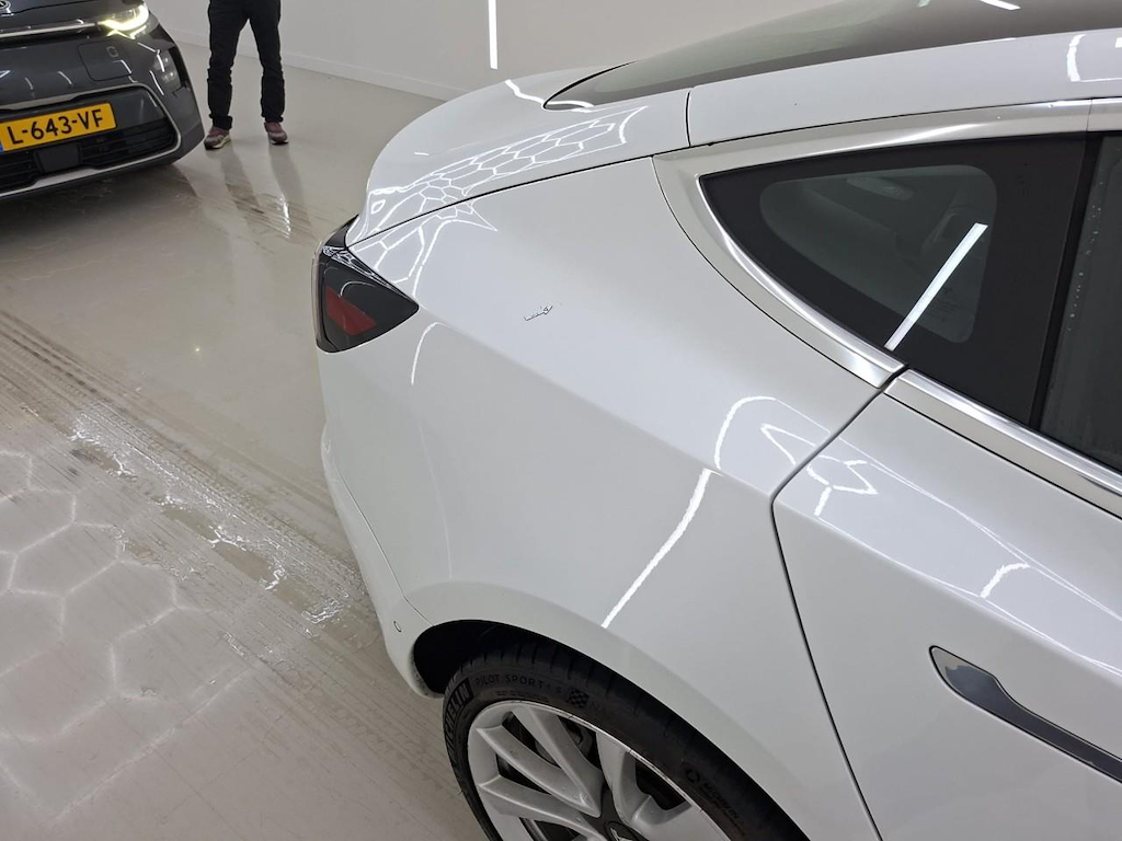 Foto 28 van Tesla Model 3