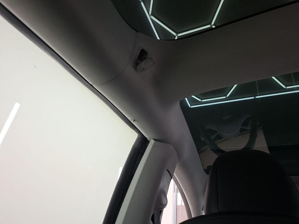 Foto 30 van Tesla Model 3