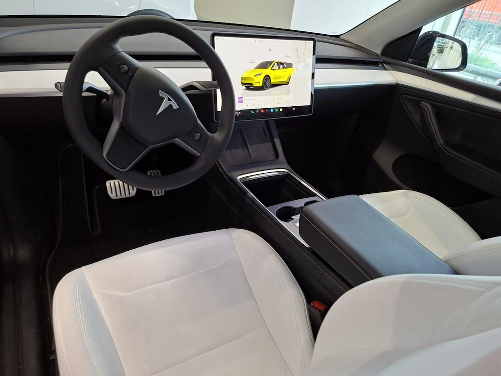 Foto 9 van Tesla Model Y
