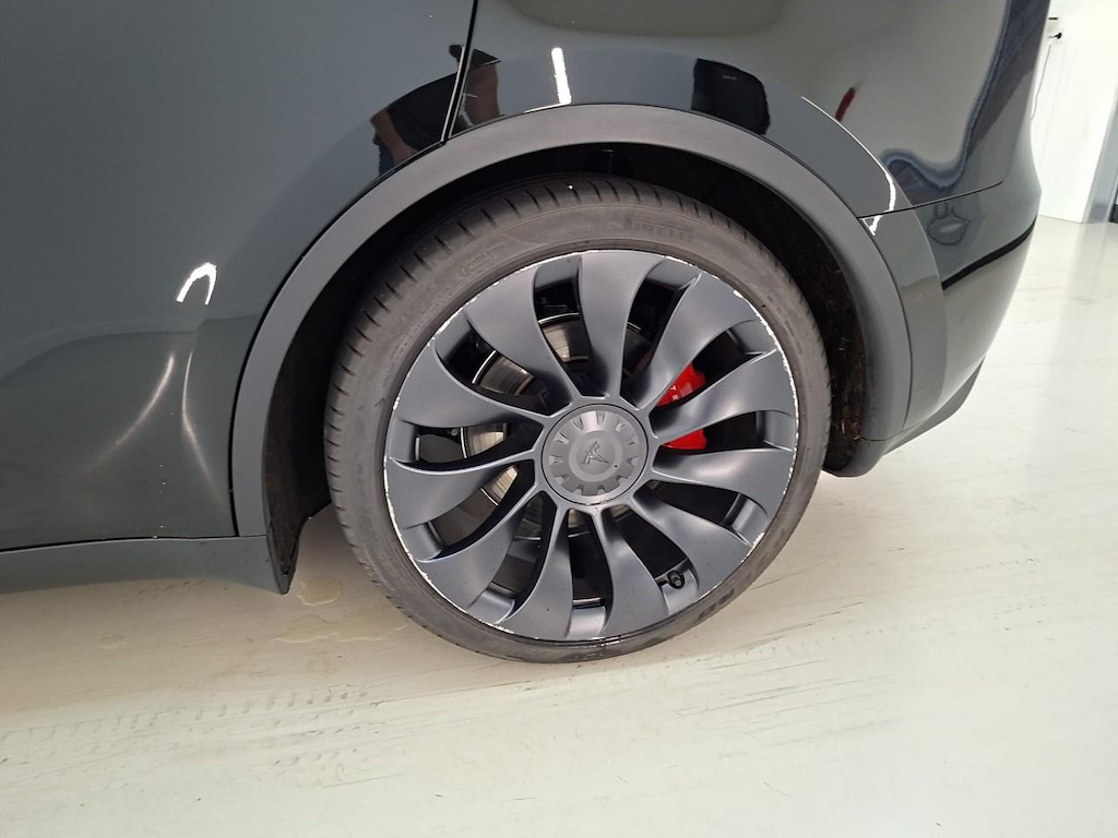 Foto 23 van Tesla Model Y