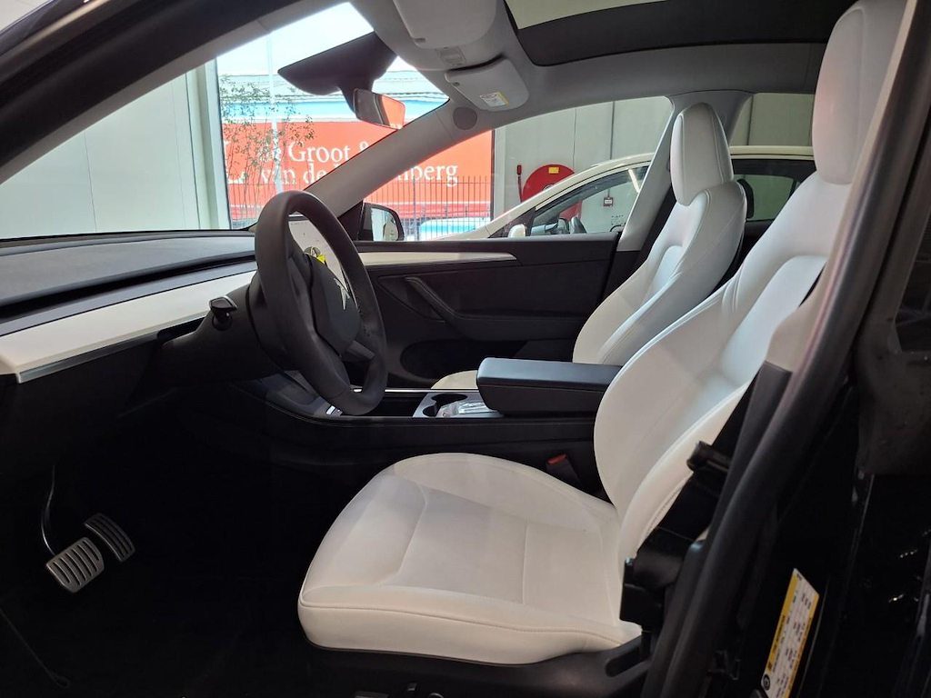 Foto 7 van Tesla Model Y