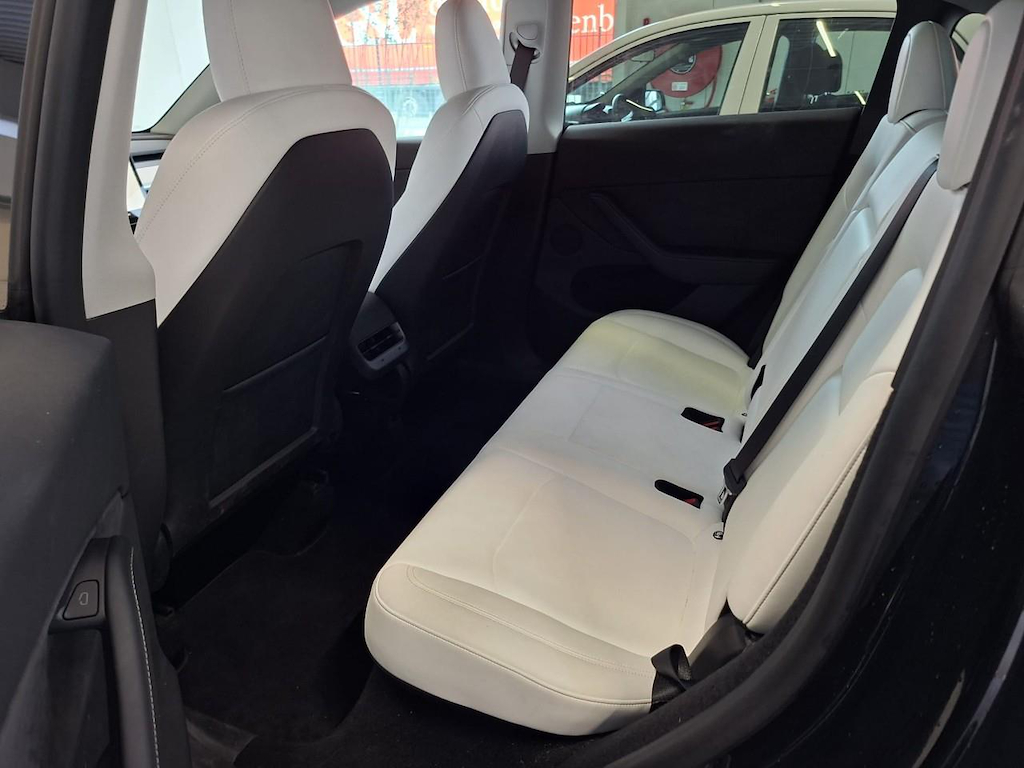 Foto 8 van Tesla Model Y