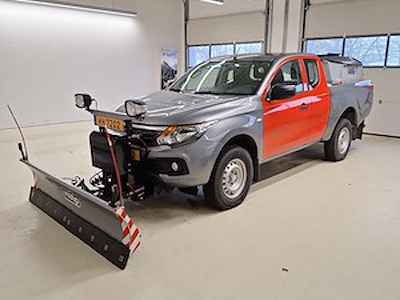 Kaufe FIAT FULLBACK DC 2.4D 4WD LX SNOWPL bei Ayvens Carmarket