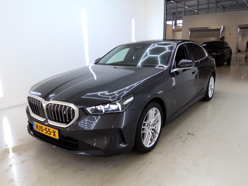 Foto 2 van BMW i5