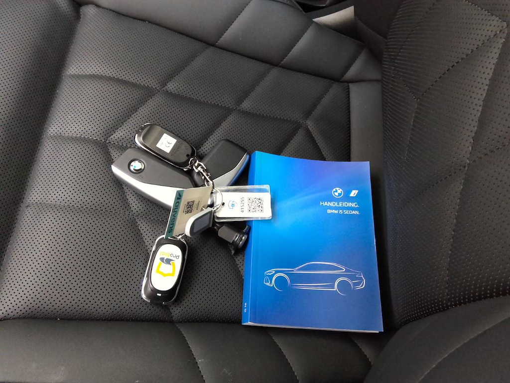 Foto 13 van BMW i5
