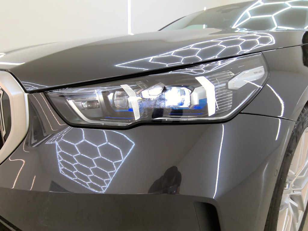 Foto 21 van BMW i5
