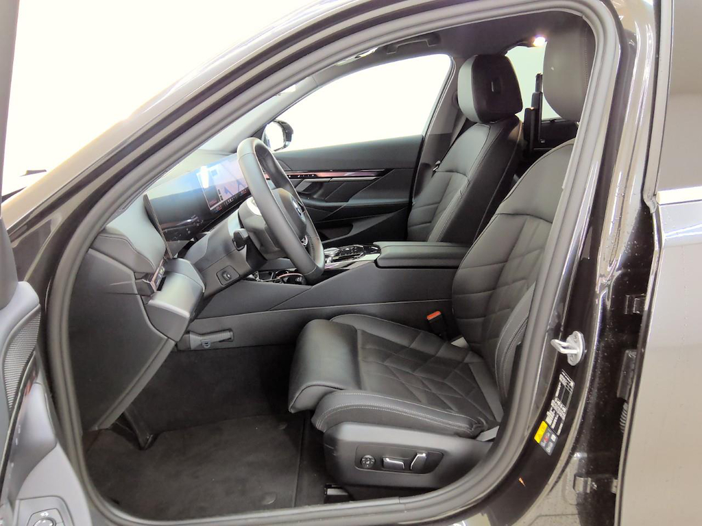Foto 8 van BMW i5
