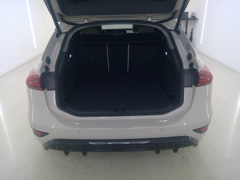 Foto 10 van Audi A6 Avant e-tron
