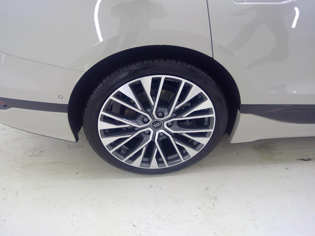 Foto 15 van Audi A6 Avant e-tron