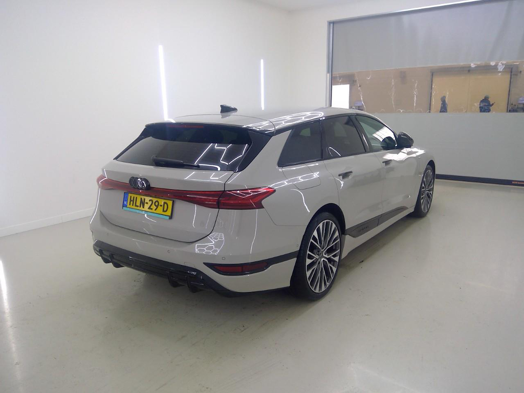 Foto 2 van Audi A6 Avant e-tron