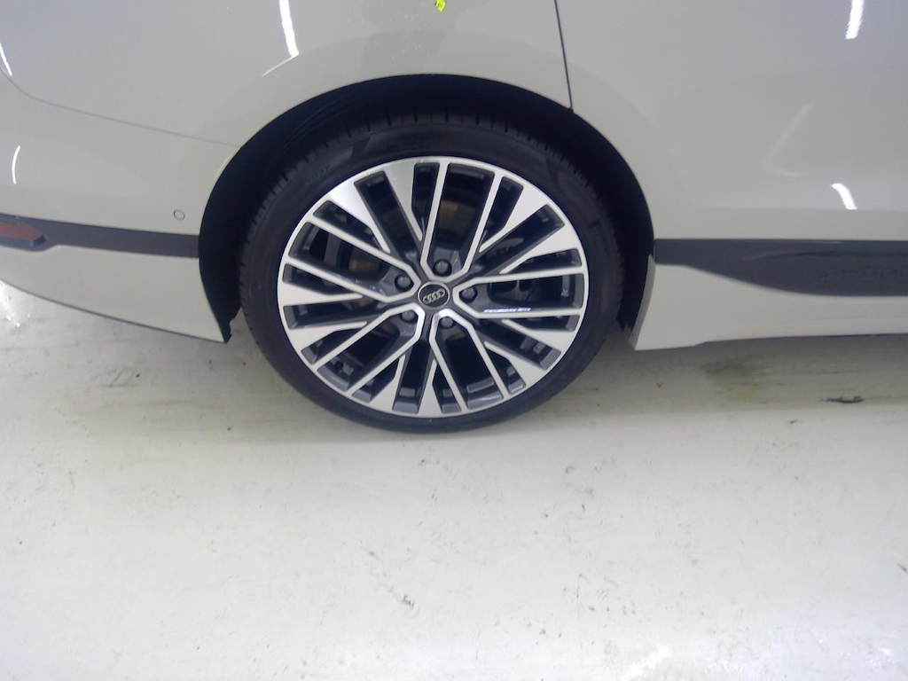 Foto 26 van Audi A6 Avant e-tron