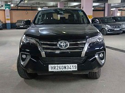 Achetez TOYOTA FORTUNER 2.8D AUTO 4 sur Ayvens Carmarket