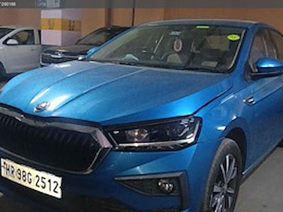 Kaufe SKODA SLAVIA 1.5 STYLE DSG bei Ayvens Carmarket