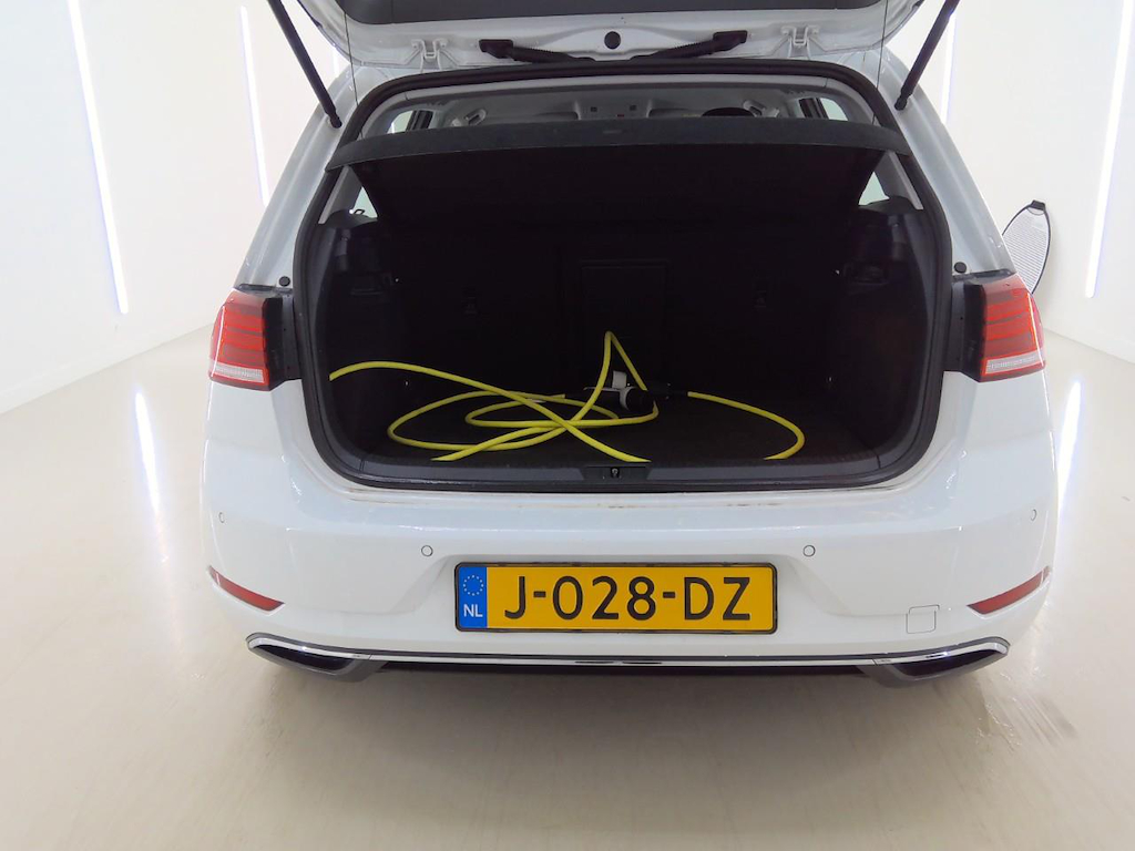 Foto 10 van Volkswagen E-Golf