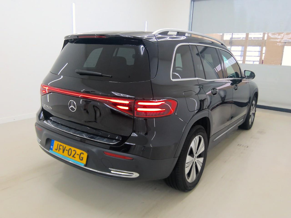 Foto 3 van Mercedes EQB