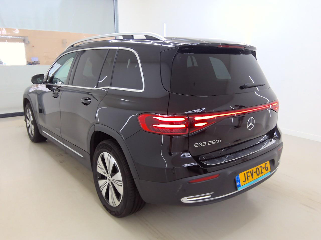Foto 6 van Mercedes EQB