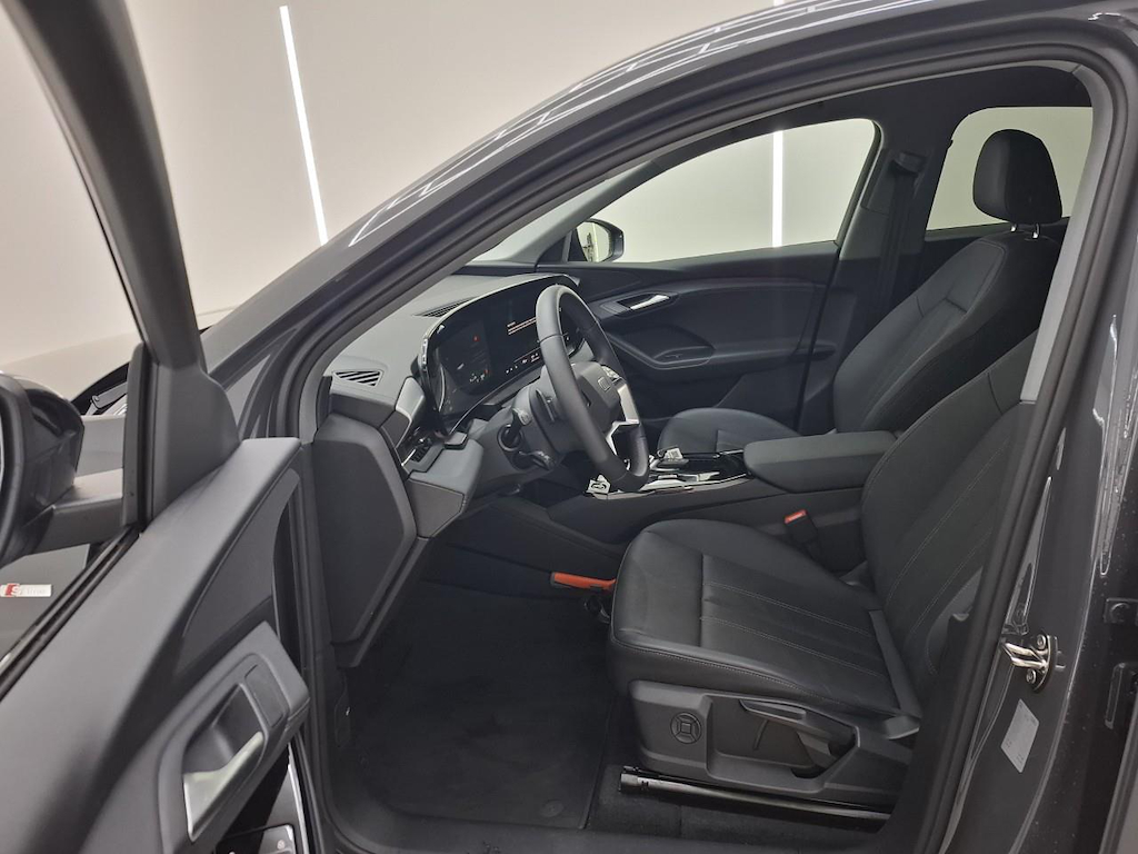 Foto 6 van Audi Q6 sportback e-tron