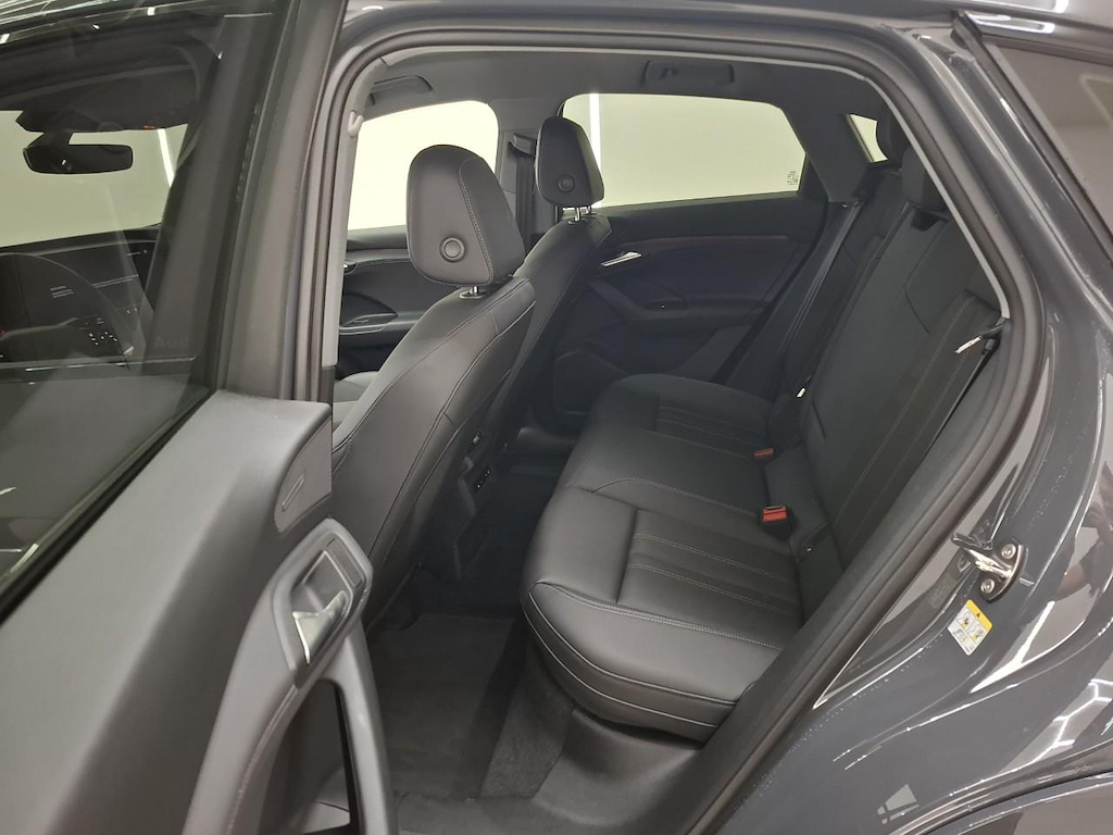 Foto 7 van Audi Q6 sportback e-tron