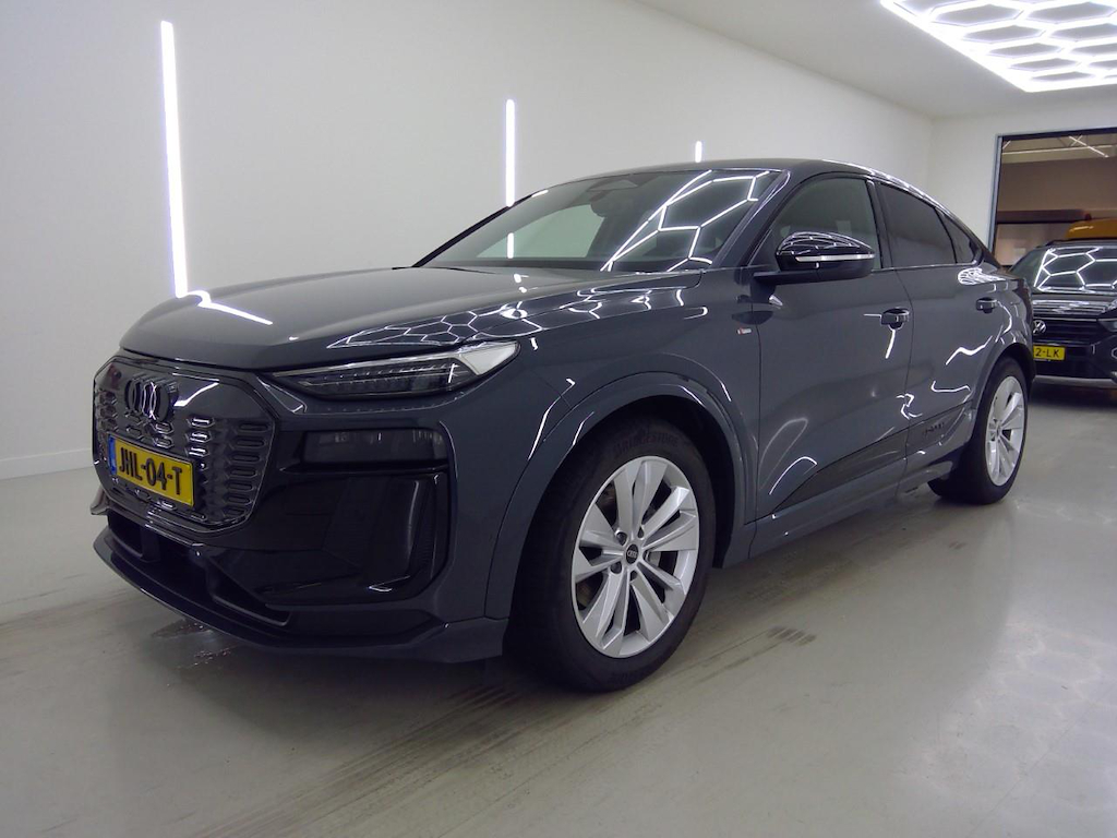 Foto 2 van Audi Q6 sportback e-tron