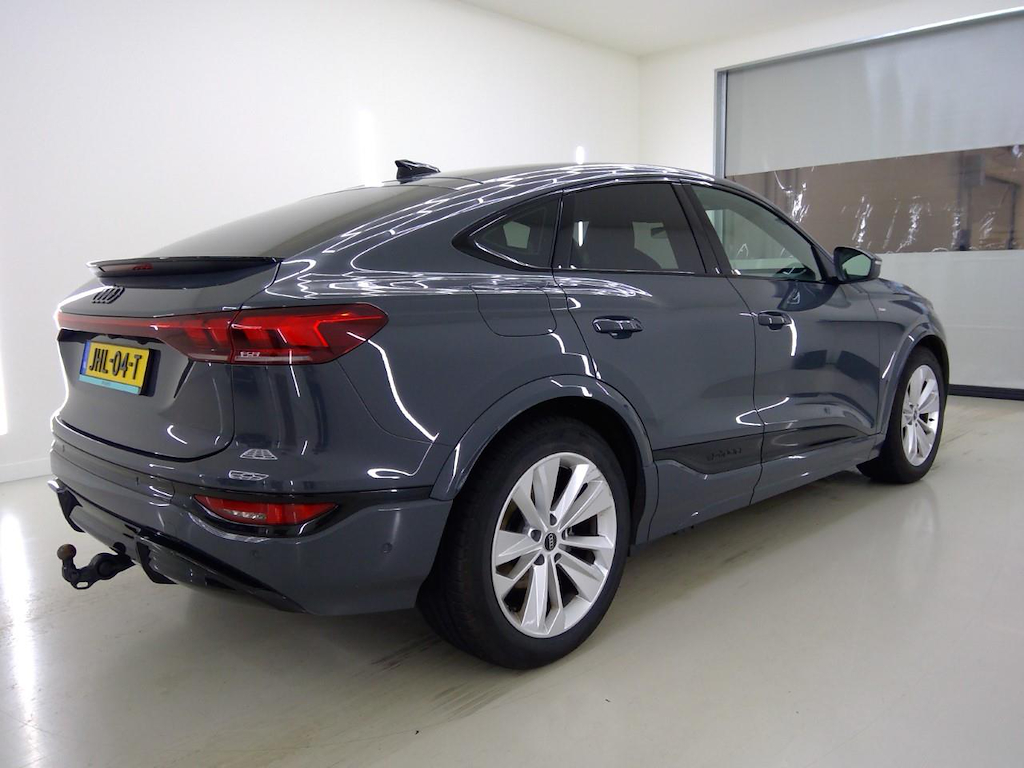 Foto 3 van Audi Q6 sportback e-tron