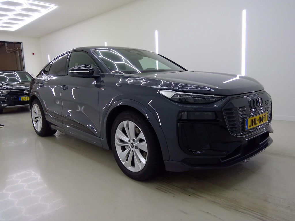 Foto 6 van Audi Q6 sportback e-tron