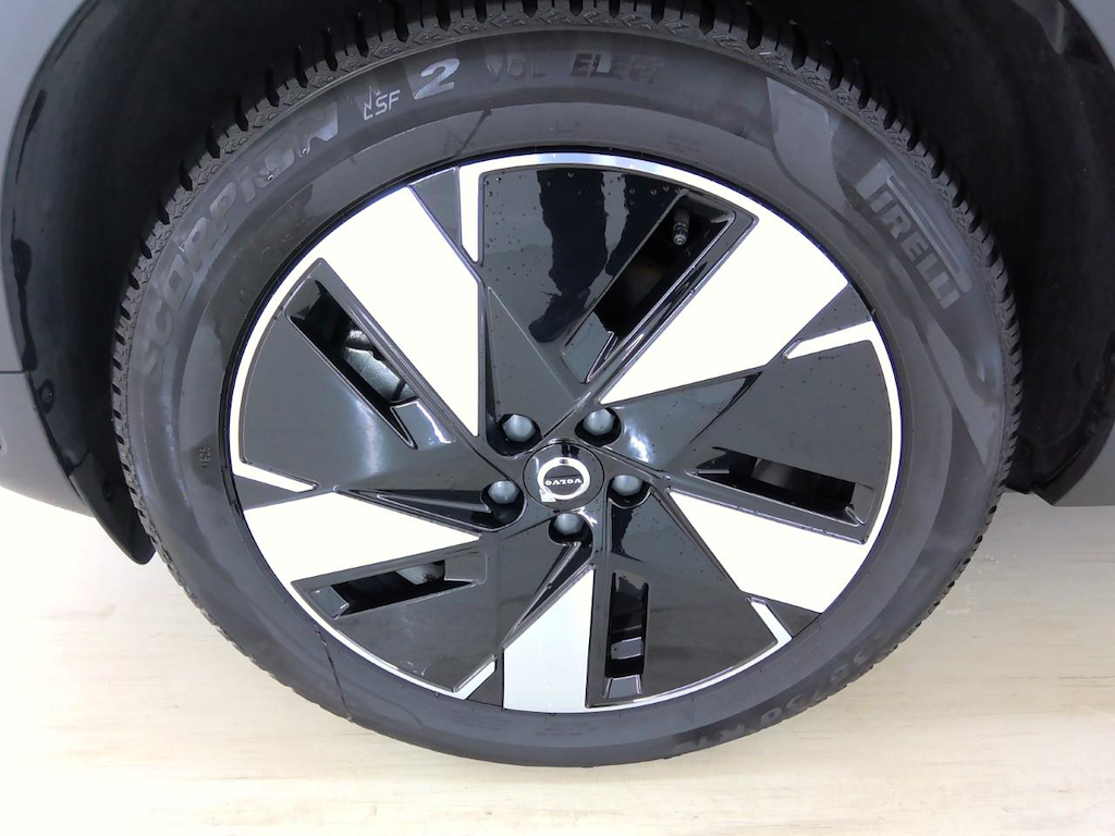 Foto 14 van Volvo EX40