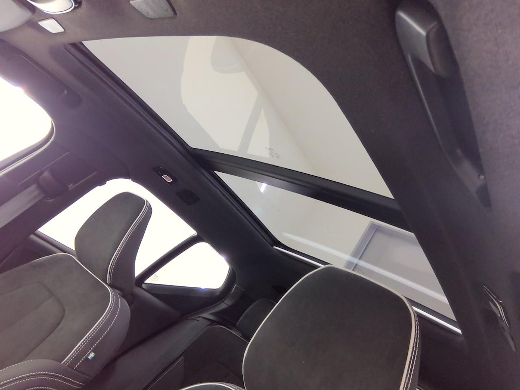 Foto 24 van Volvo EX40