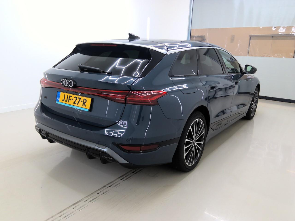 Foto 2 van Audi A6 Avant e-tron