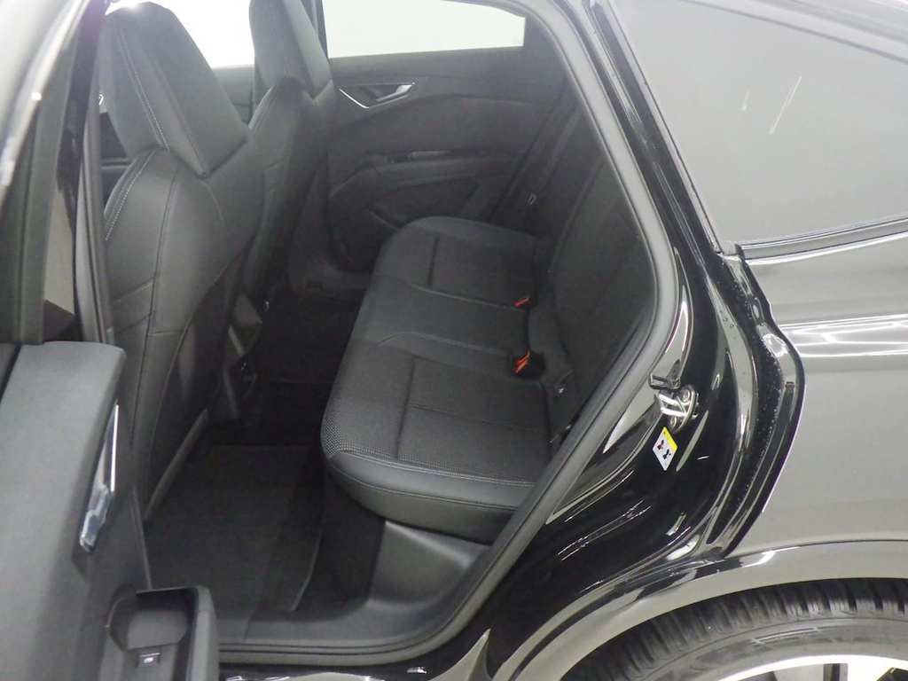 Foto 16 van Audi Q4 Sportback e-tron