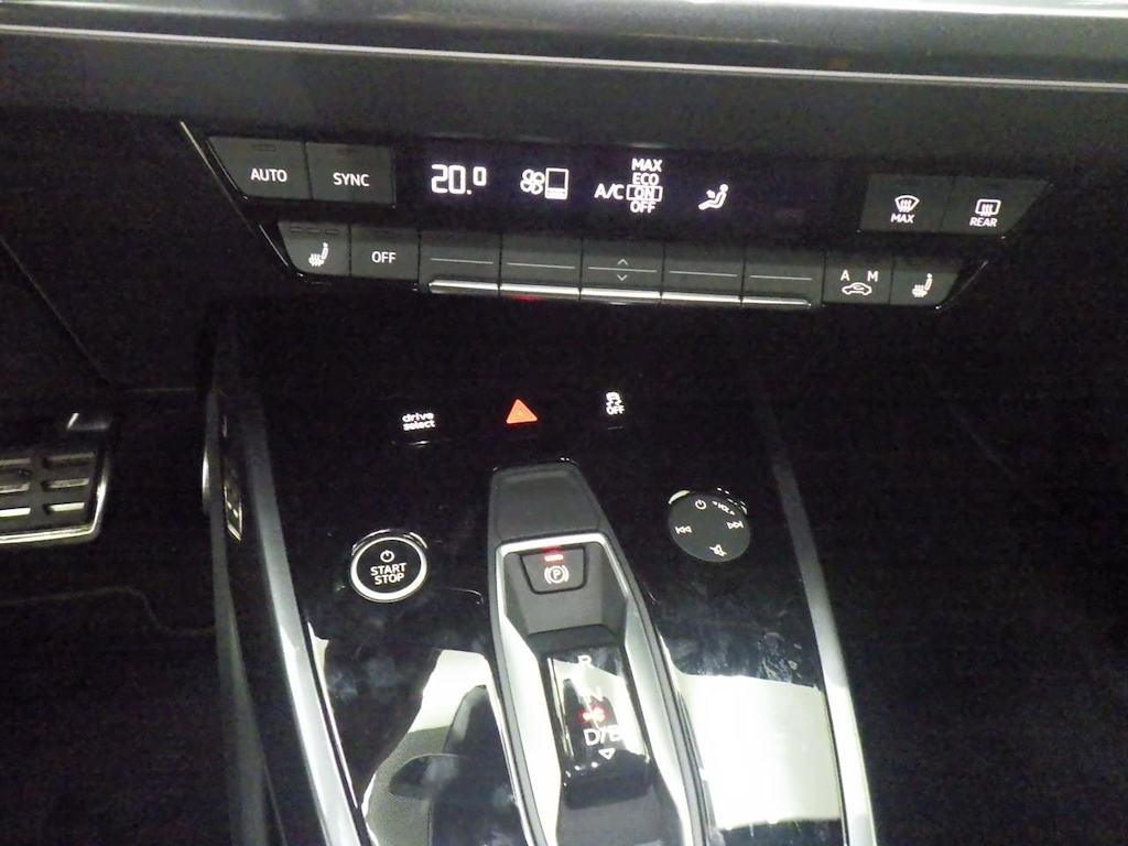 Foto 35 van Audi Q4 Sportback e-tron