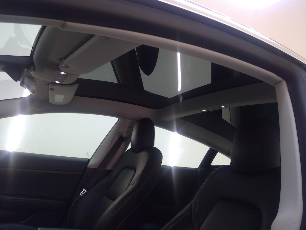 Foto 21 van Tesla Model 3