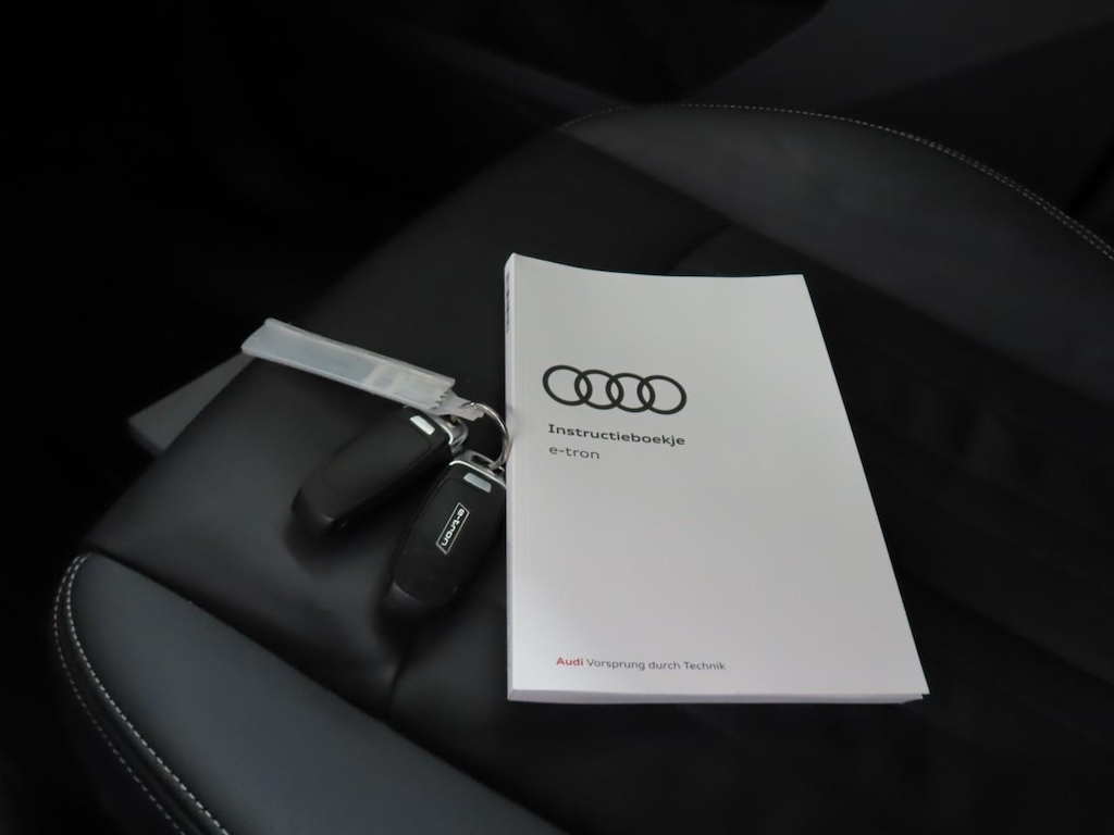 Foto 12 van Audi e-tron sportback