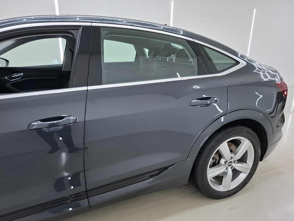 Foto 27 van Audi e-tron sportback